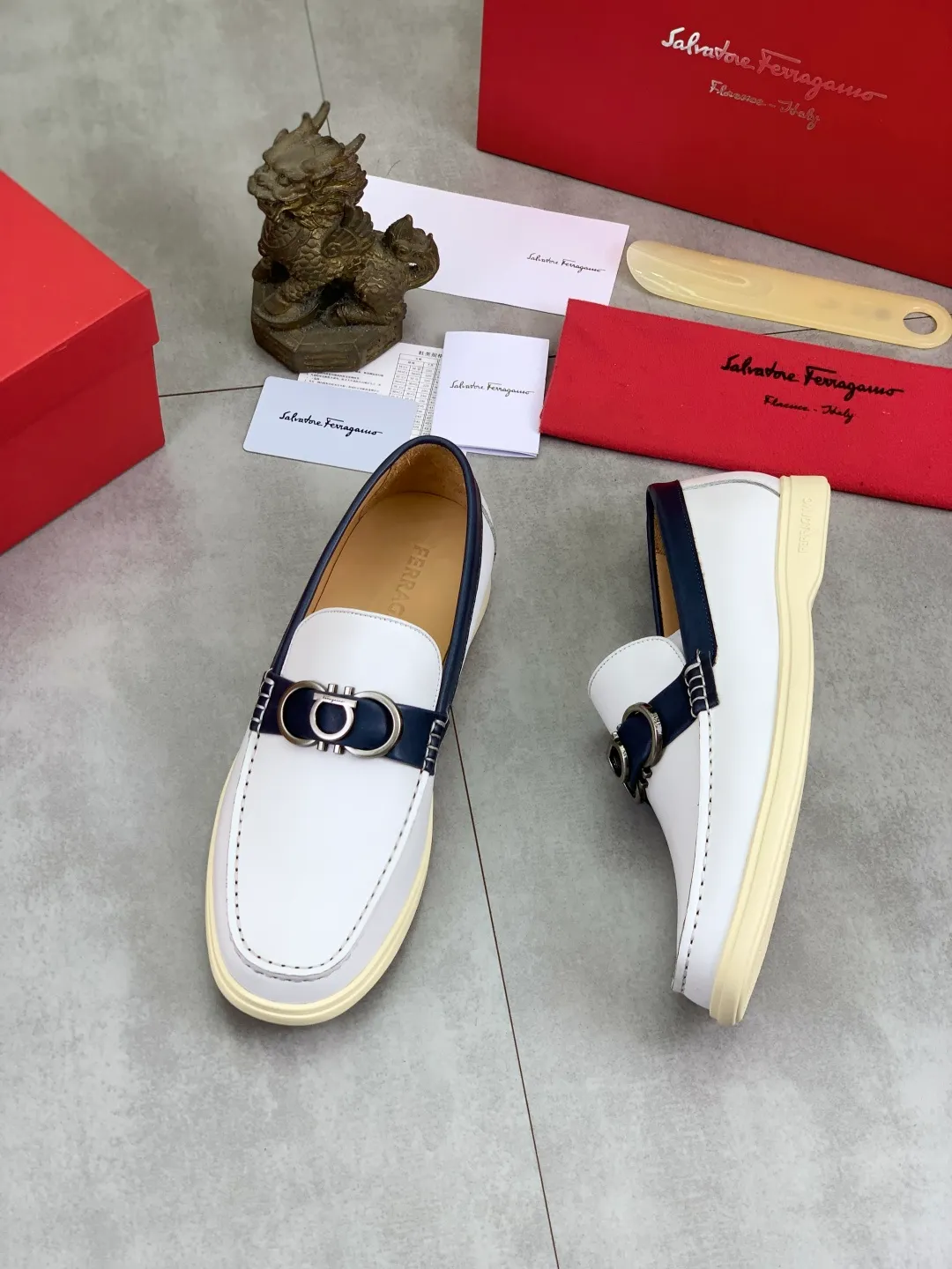 Men's Men's Shoes 💰P580💰[New Style] Water-dyed Niuli 🆘[Salvatore Ferragamo] Ferragamo's latest casual business leather shoes for men! Listed simultaneously! The fabric is made of specially imported original pebbled calfskin, and the lining is made of imported water-dyed cowhide. It is absolutely luxurious and leads the fashion trend. Matching code: 38-44 (45 and 46 can be customized) Black, brown and burgundy colors available